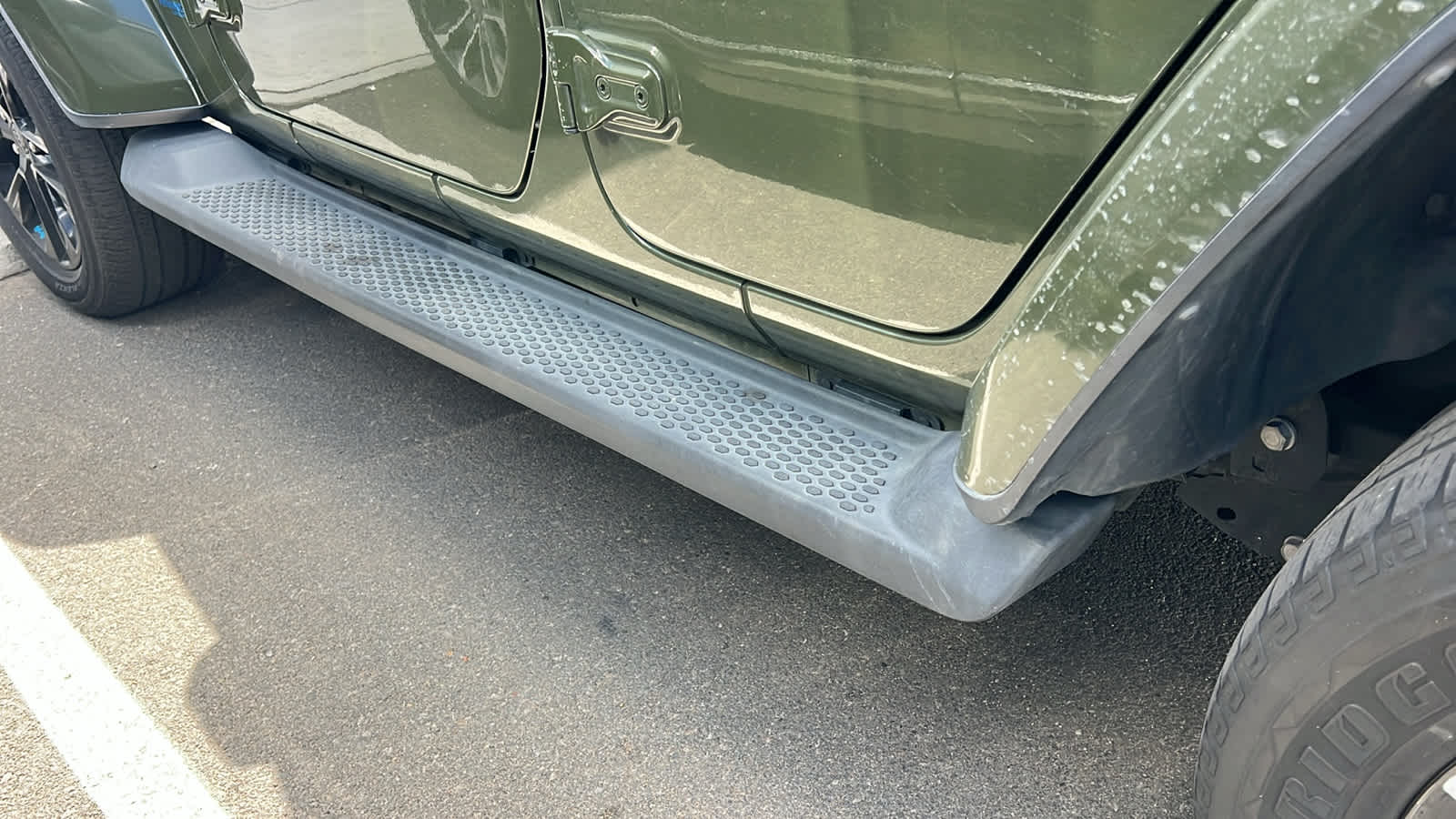 Thumbnail: 2022 Jeep Wrangler - 10