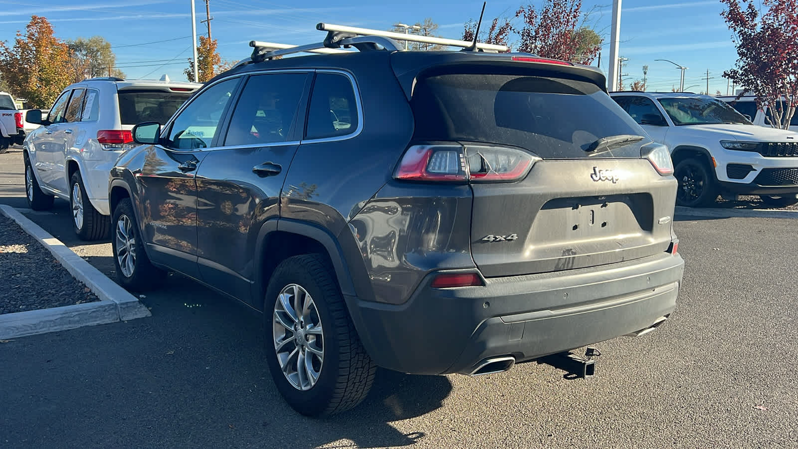 Thumbnail: 2019 Jeep Cherokee - 8