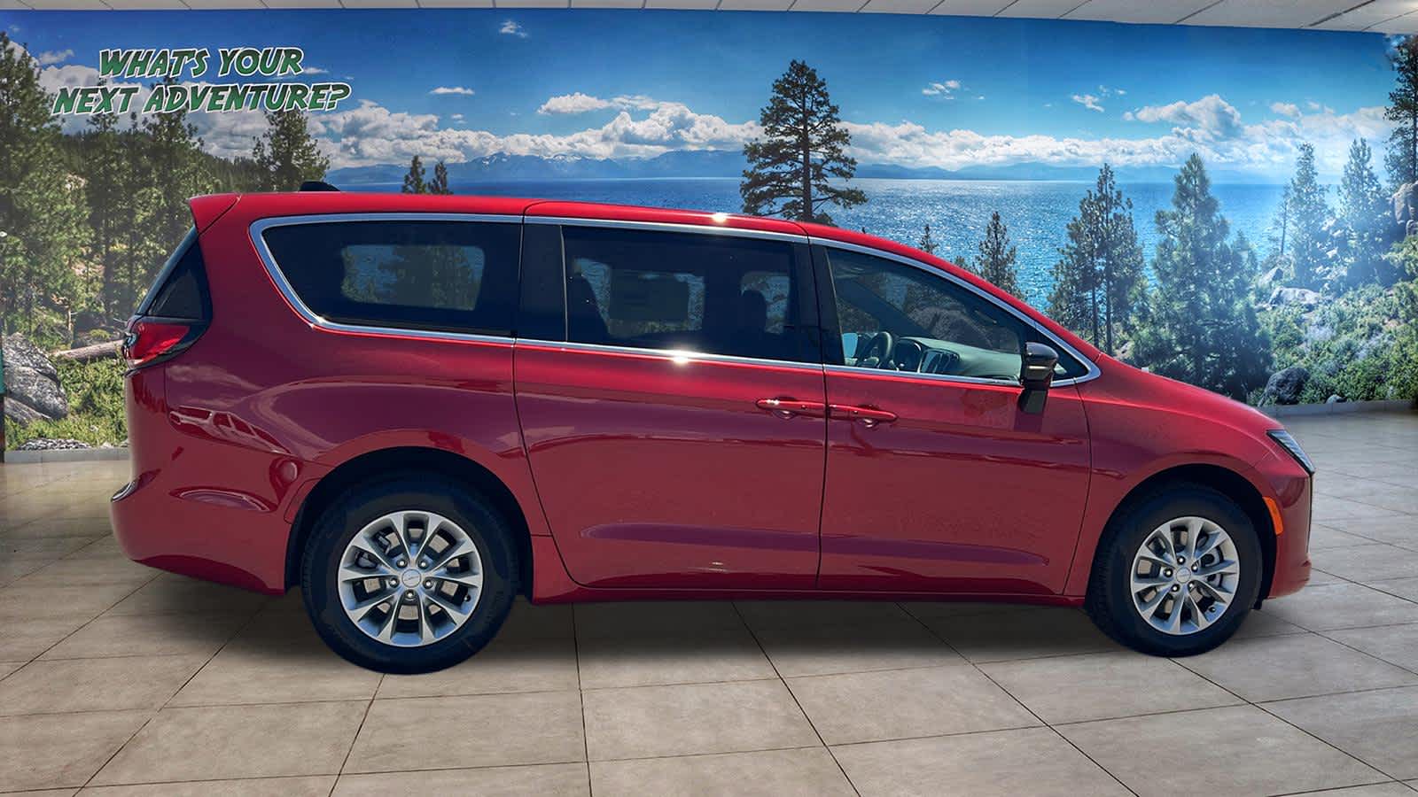 Thumbnail: 2027 Chrysler Pacifica - 4