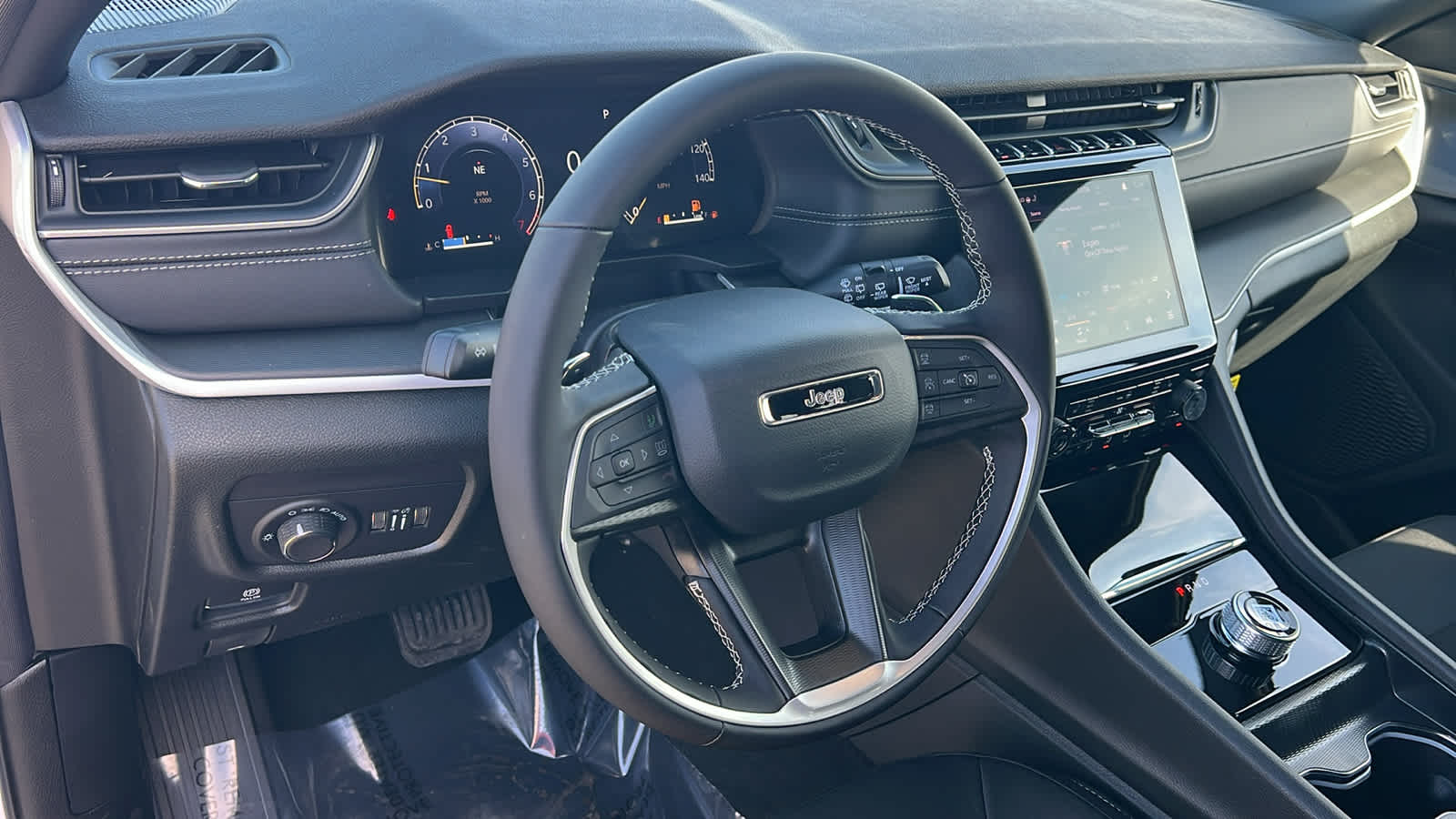 Thumbnail: 2026 Jeep Grand Cherokee - 10