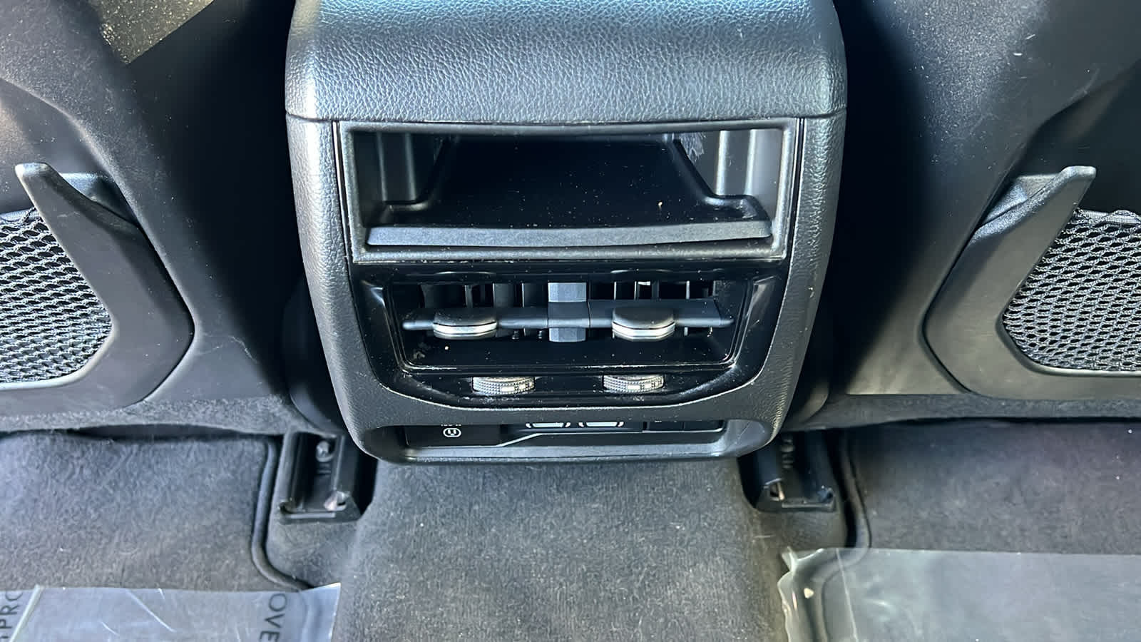 2022 Jeep Grand Cherokee Overland 25