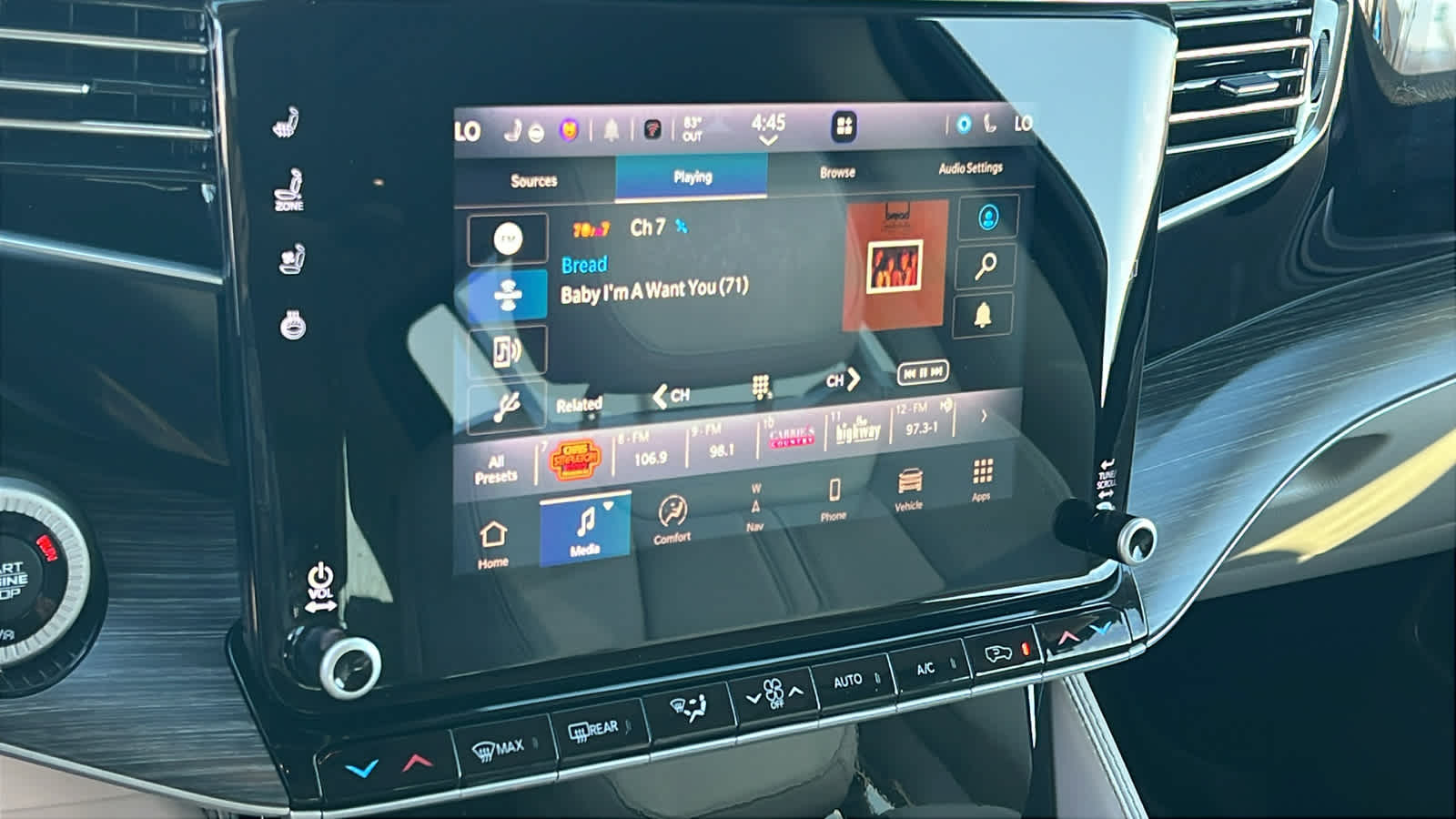 Thumbnail: 2023 Jeep Wagoneer - 15