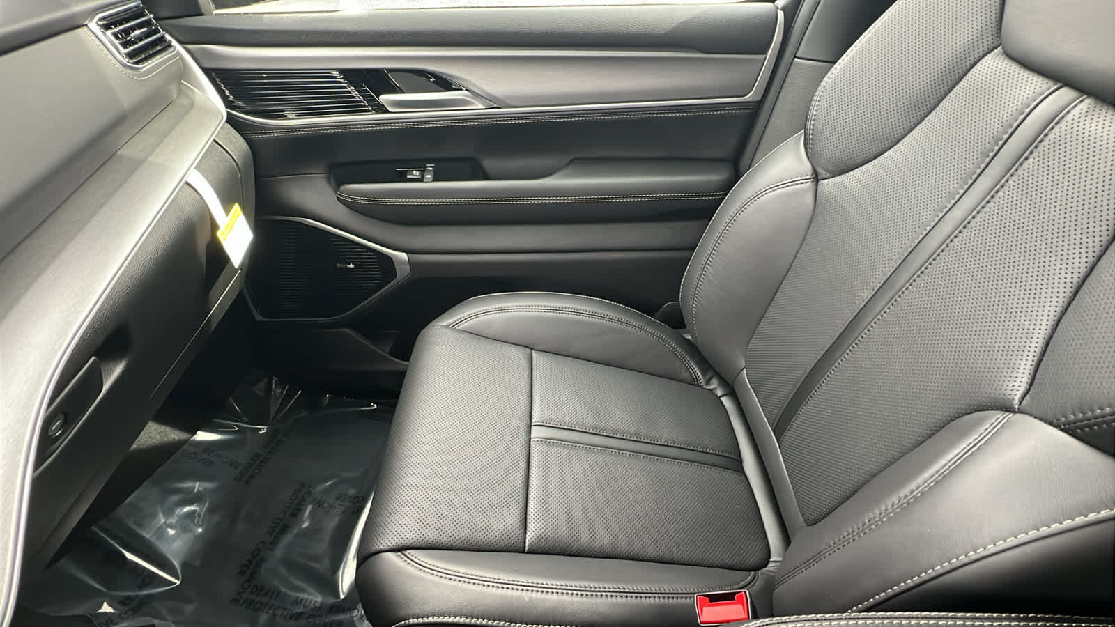 Thumbnail: 2026 Jeep Grand Wagoneer - 12