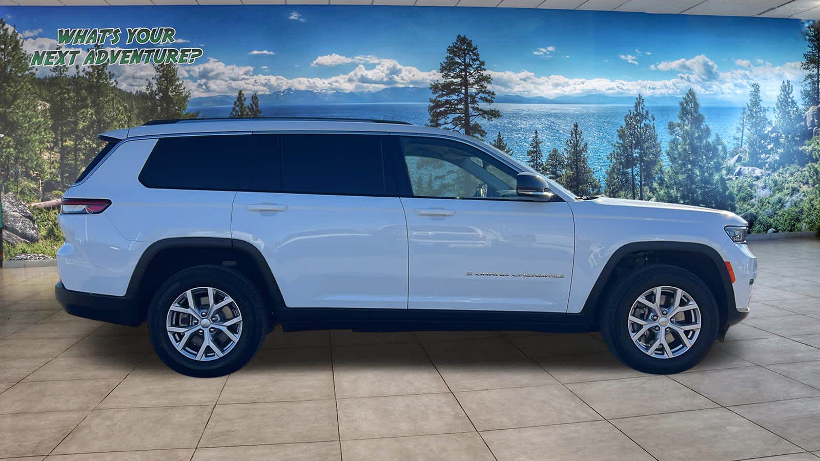 Thumbnail: 2013 Jeep Grand Cherokee - 4