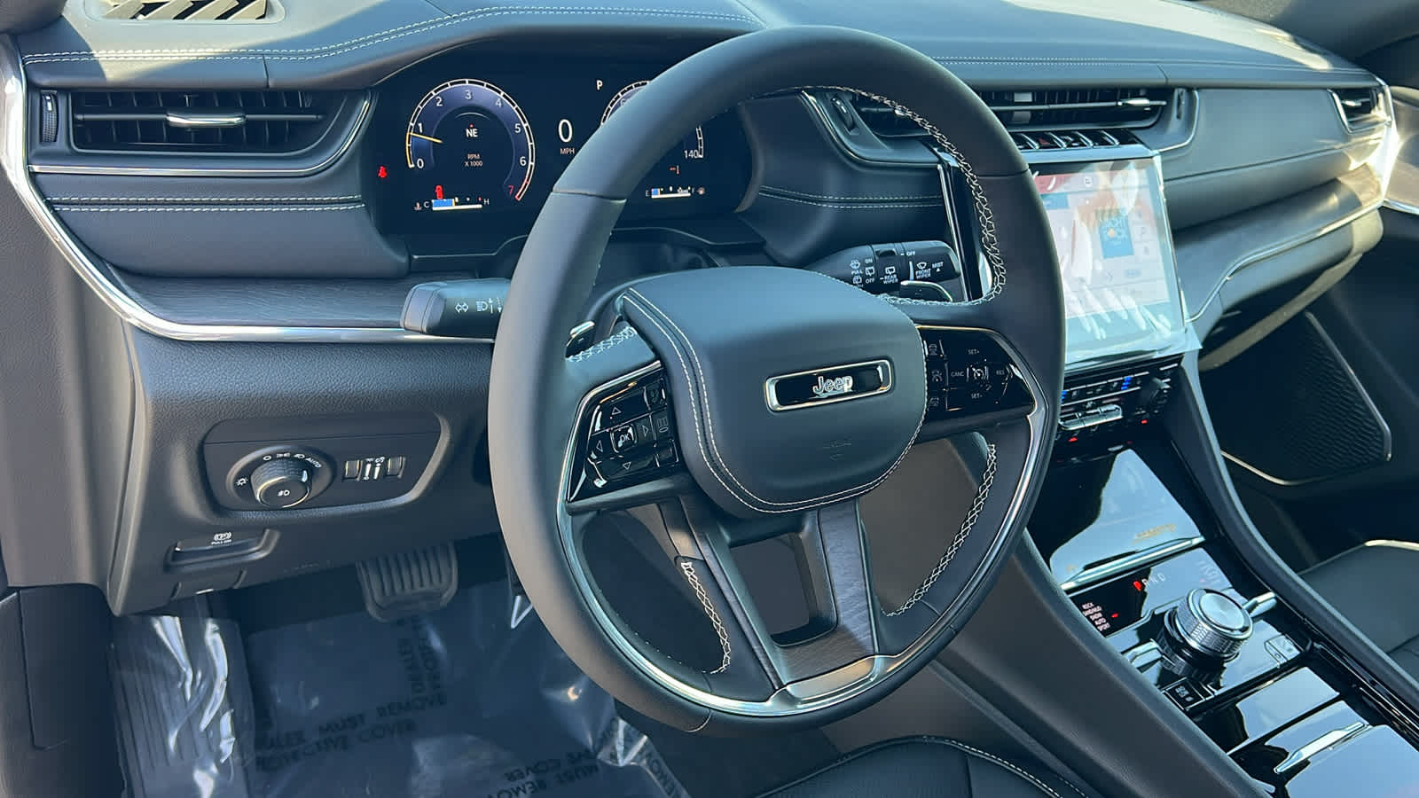 Thumbnail: 2025 Jeep Grand Cherokee L - 10