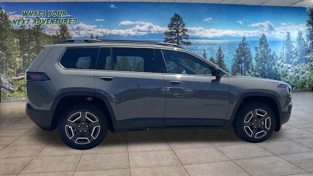 New 2026 Jeep Cherokee Laredo Sport Utility