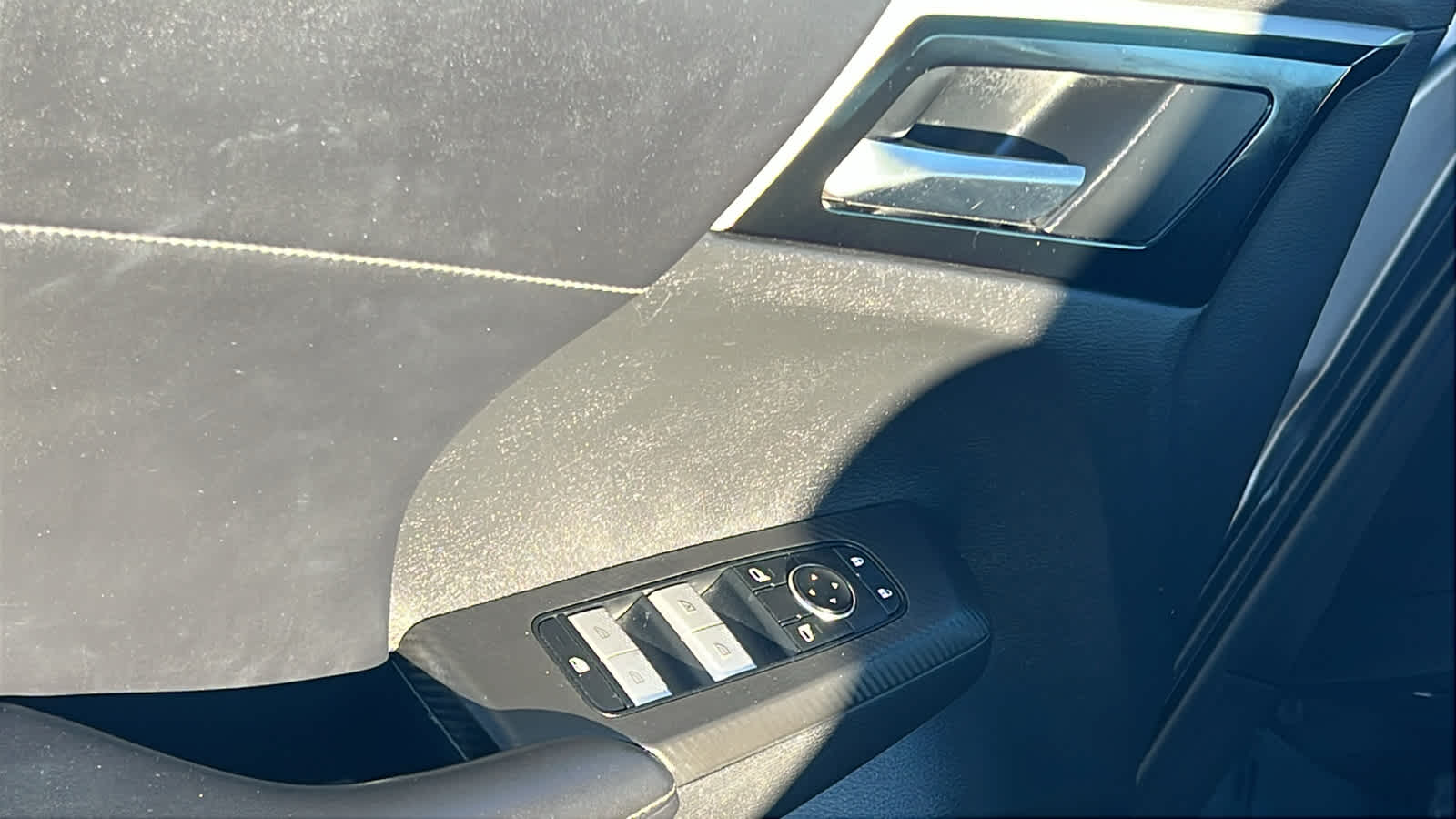 Thumbnail: 2022 Mitsubishi Outlander - 22