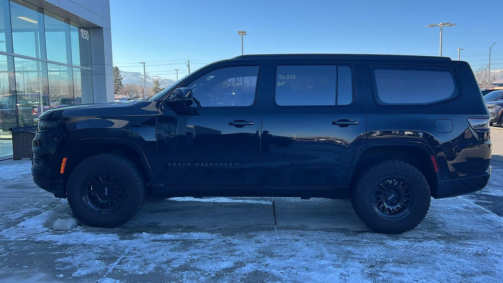 Thumbnail: 2022 Jeep Grand Wagoneer - 8