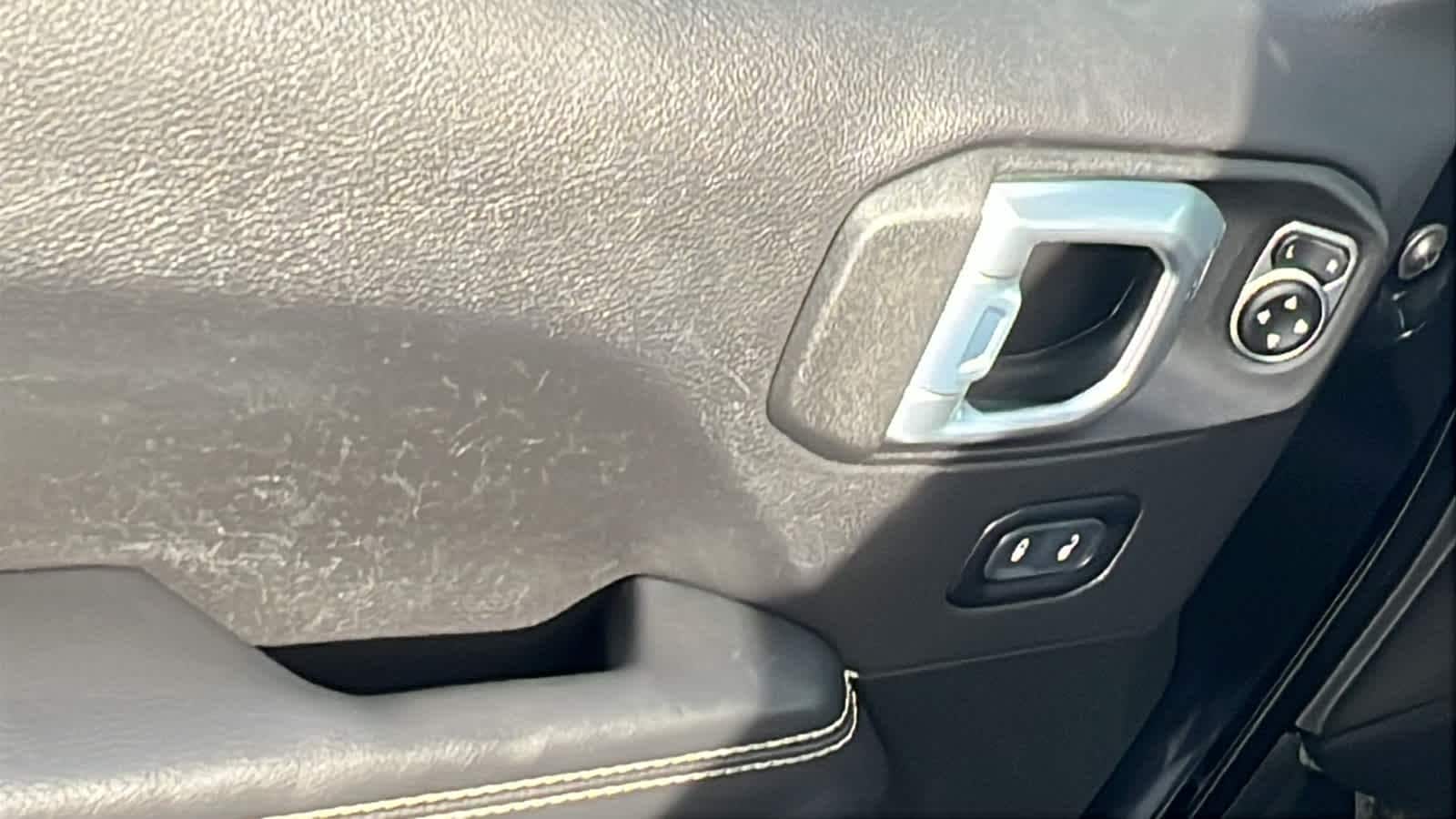 Thumbnail: 2021 Jeep Wrangler - 22