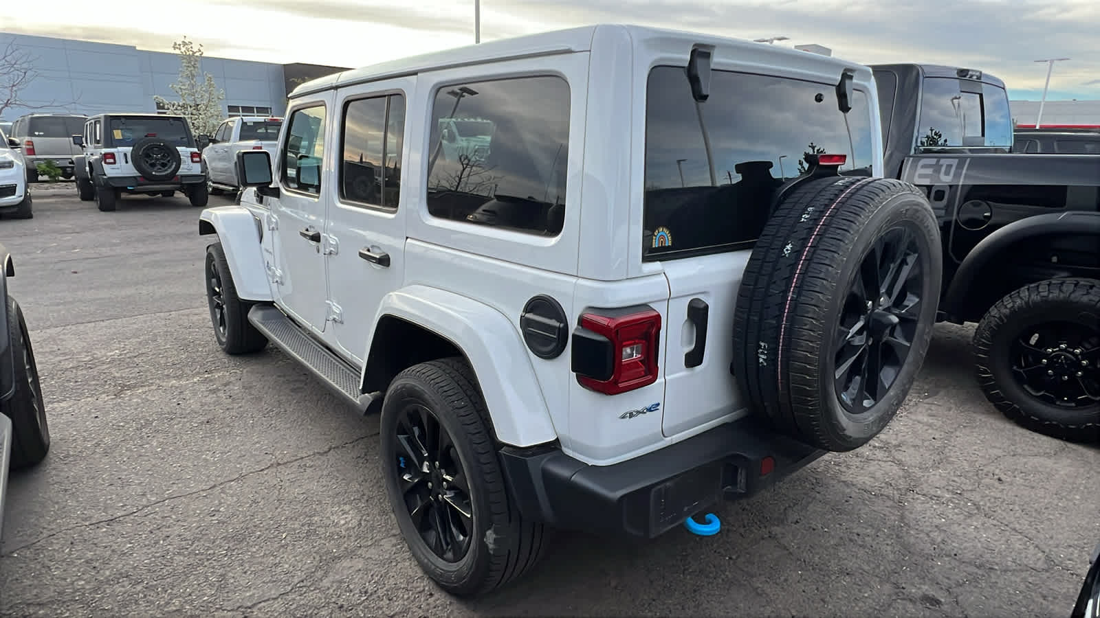 Thumbnail: 2023 Jeep Wrangler - 9