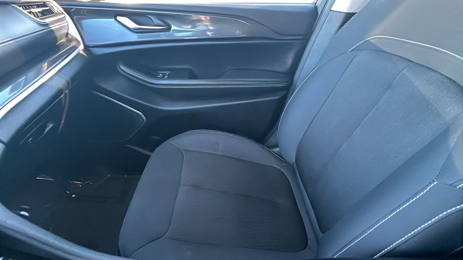 Thumbnail: 2022 Jeep Grand Cherokee - 12