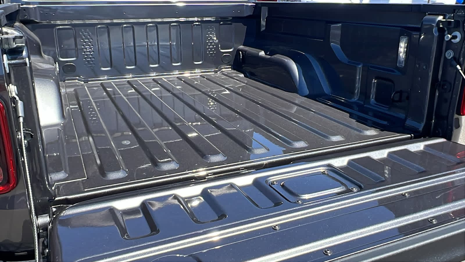 Thumbnail: 2025 Jeep Gladiator - 27