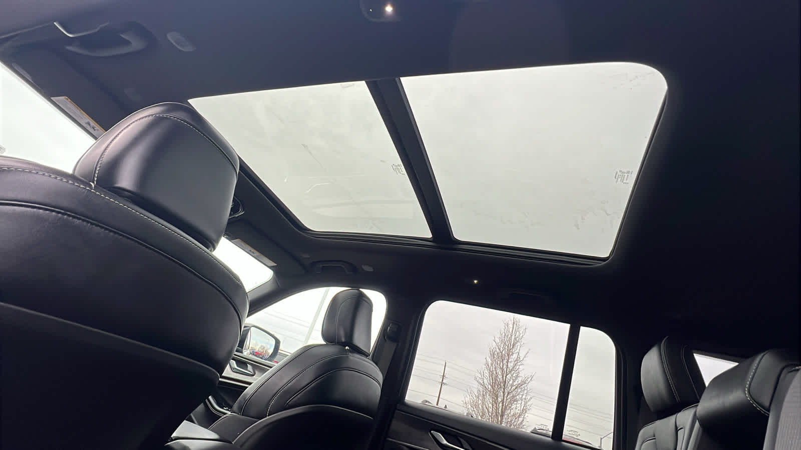 Thumbnail: 2024 Jeep Grand Cherokee - 31