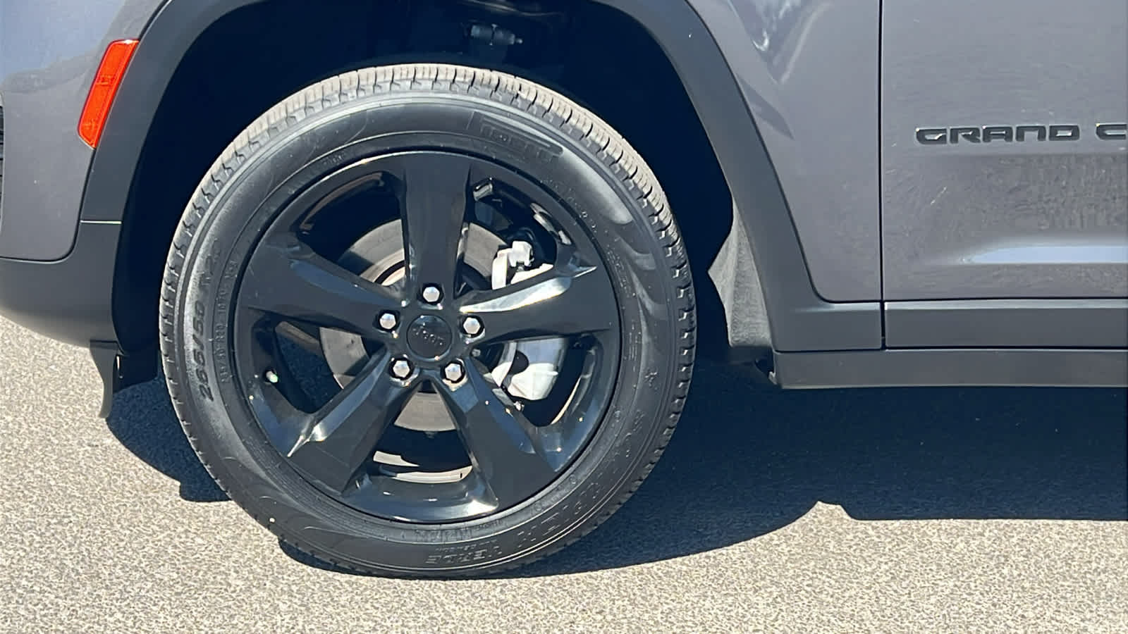 Thumbnail: 2023 Jeep Grand Cherokee - 9