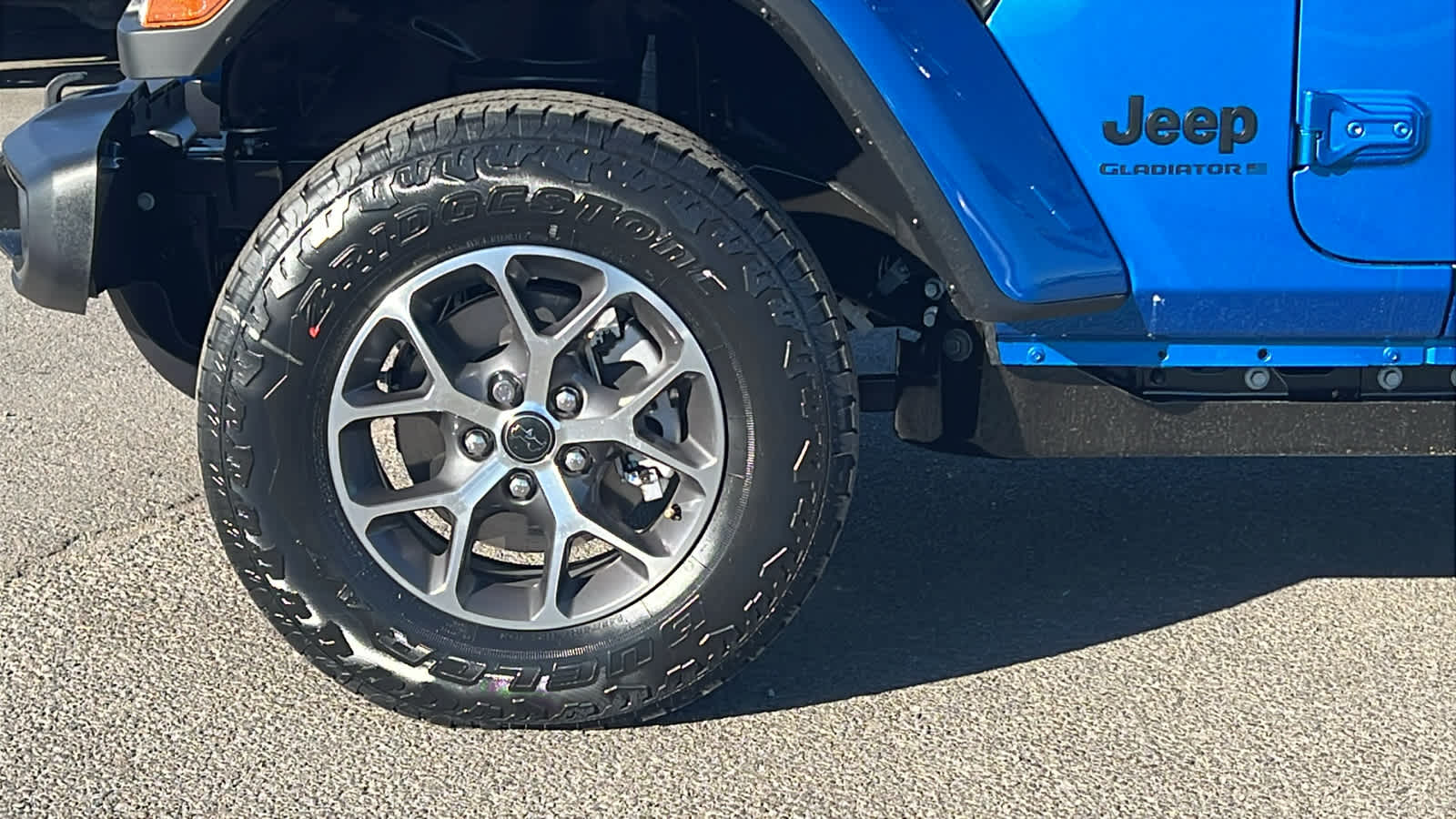 Thumbnail: 2026 Jeep Gladiator - 9