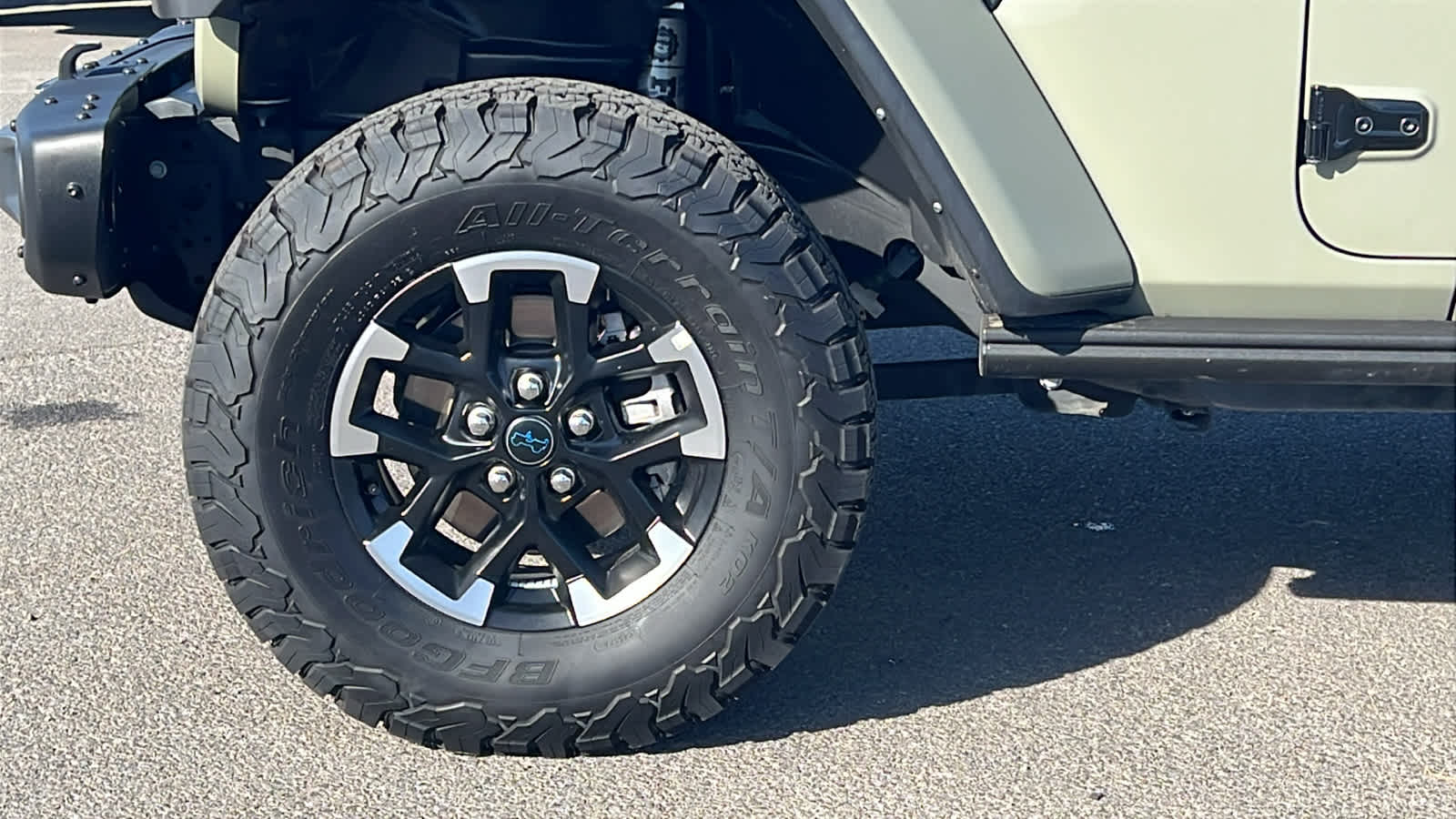 Thumbnail: 2022 Jeep Wrangler - 9