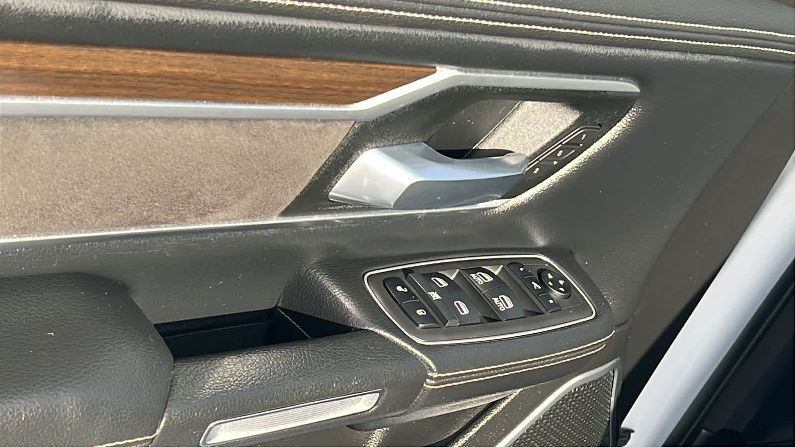 Thumbnail: 2022 RAM 1500 - 22