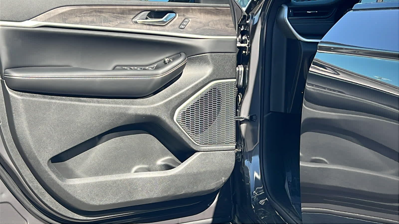 Thumbnail: 2026 Jeep Grand Cherokee L - 23