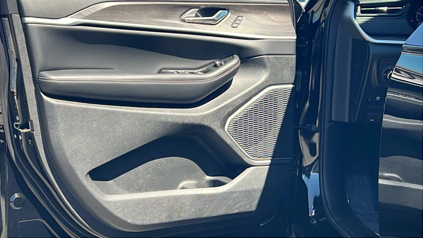 Thumbnail: 2026 Jeep Grand Cherokee - 23