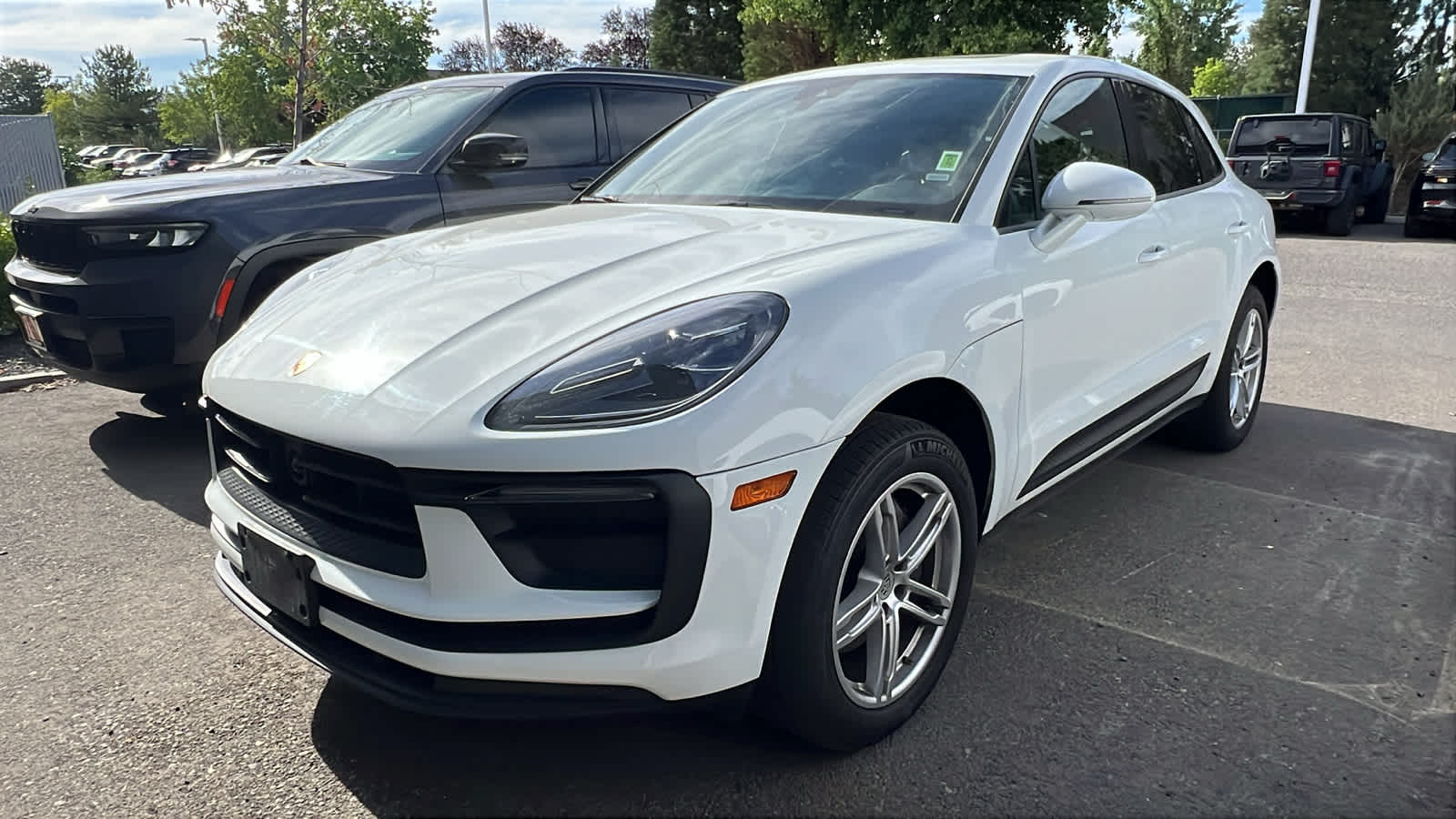 Thumbnail: 2024 Porsche Macan - 1