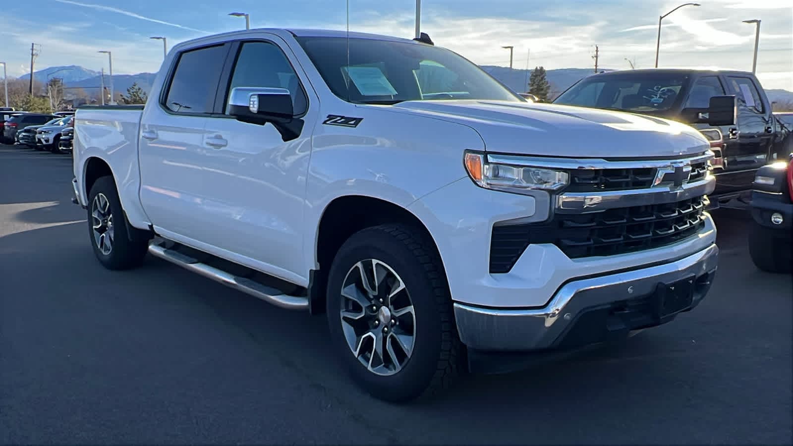 Thumbnail: 2025 Chevrolet Silverado 1500 - 3