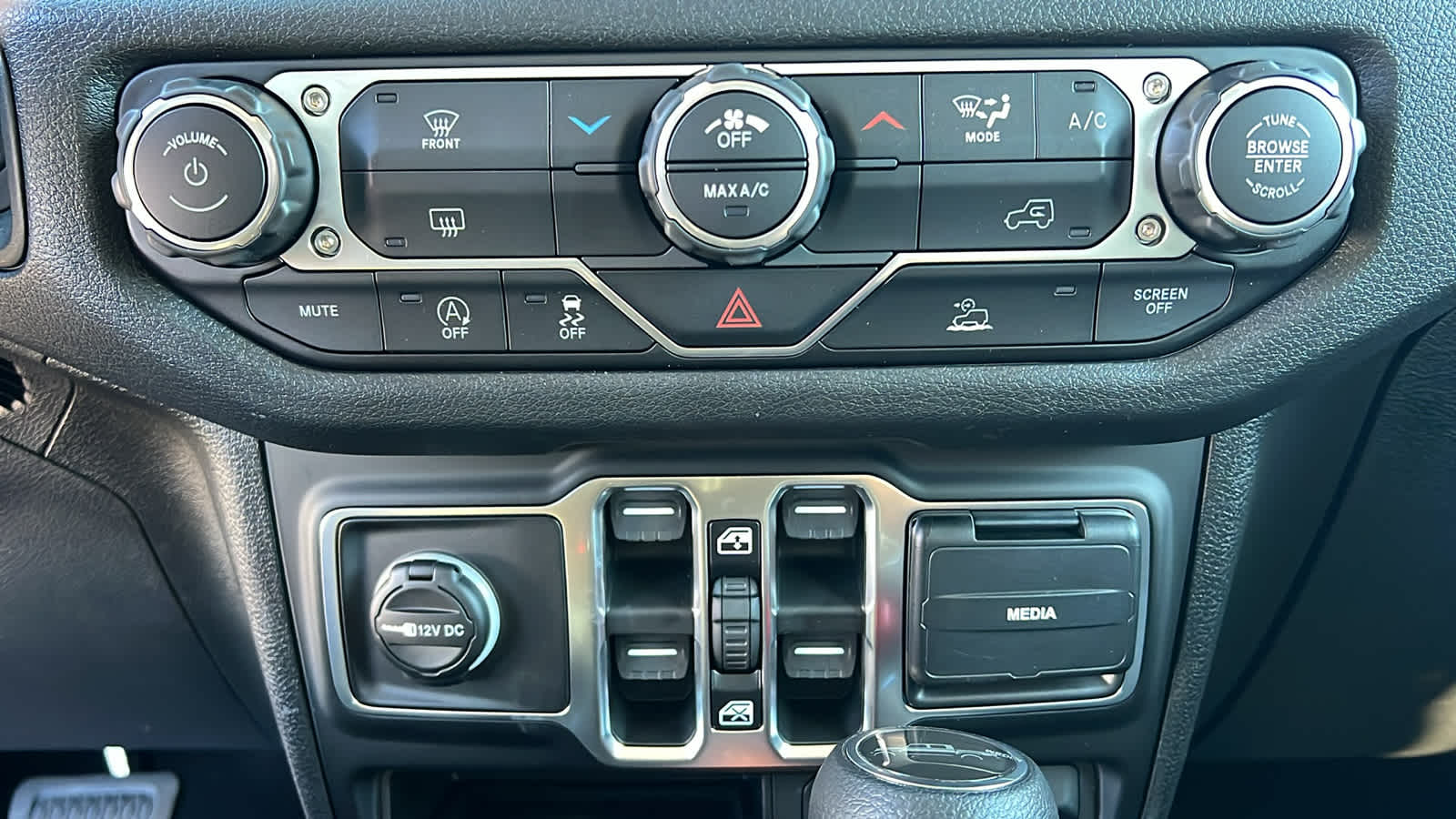 Thumbnail: 2026 Jeep Gladiator - 14