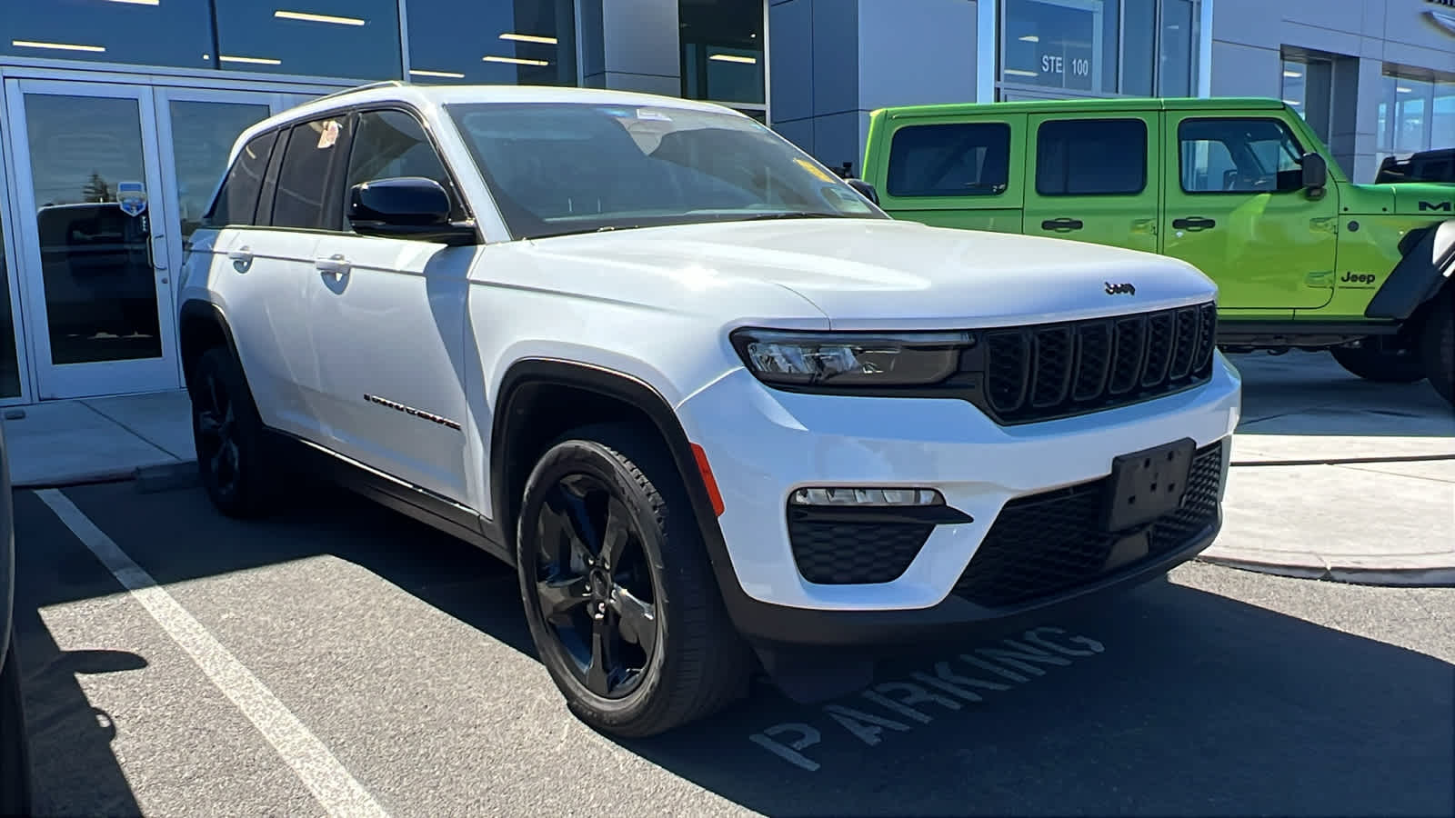 Thumbnail: 2023 Jeep Grand Cherokee - 3
