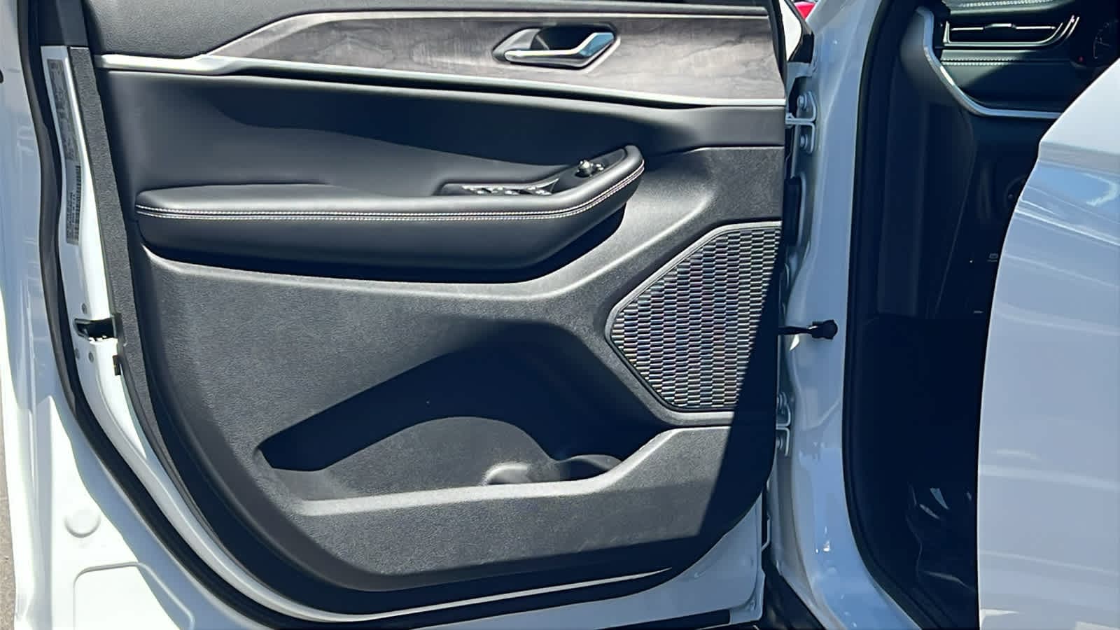 Thumbnail: 2026 Jeep Grand Cherokee L - 23