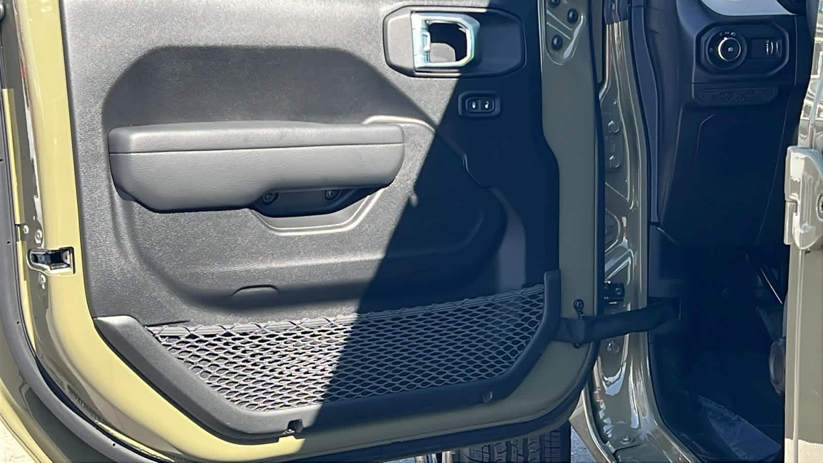 Thumbnail: 2026 Jeep Wrangler - 23