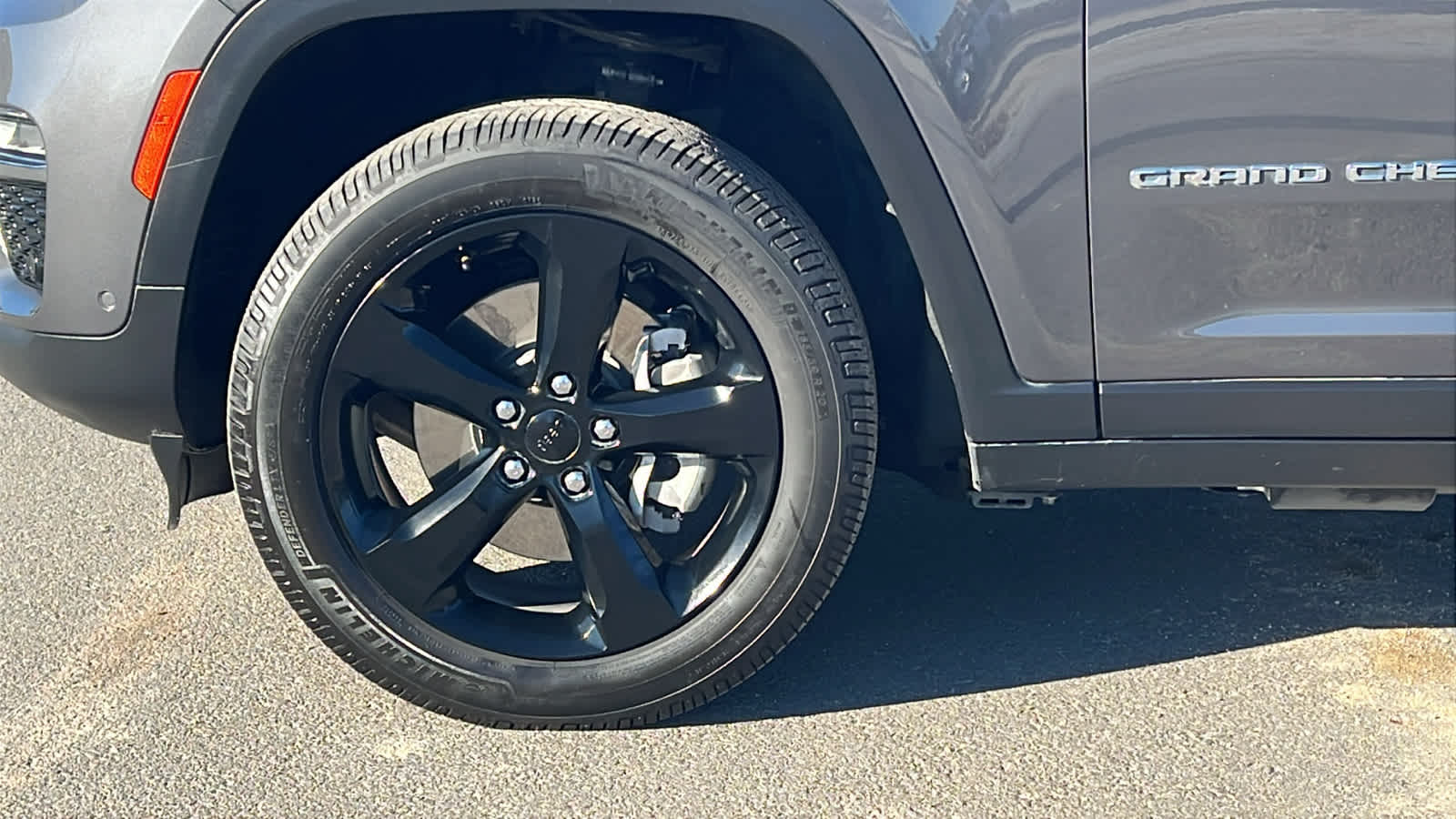 Thumbnail: 2023 Jeep Grand Cherokee - 9