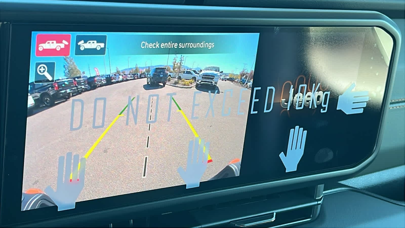 Thumbnail: 2025 Jeep Gladiator - 16