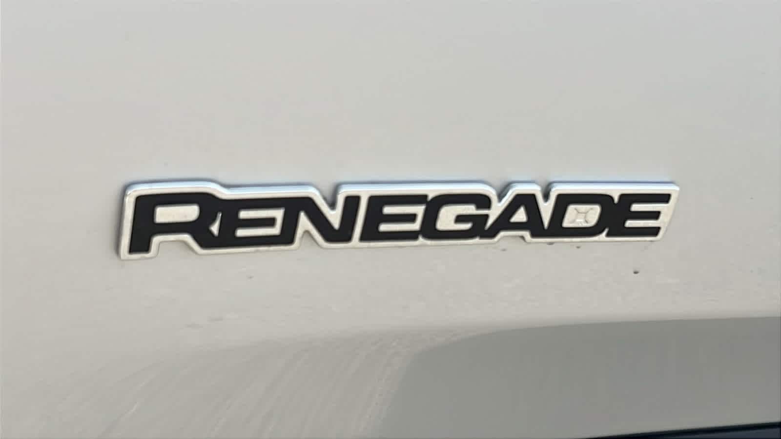 Thumbnail: 2019 Jeep Renegade - 28