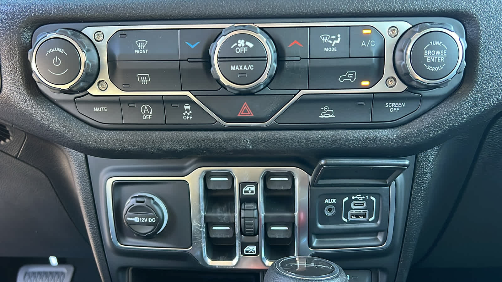 Thumbnail: 2026 Jeep Gladiator - 14