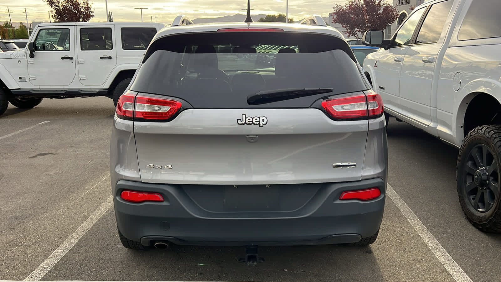 Thumbnail: 2017 Jeep Cherokee - 8