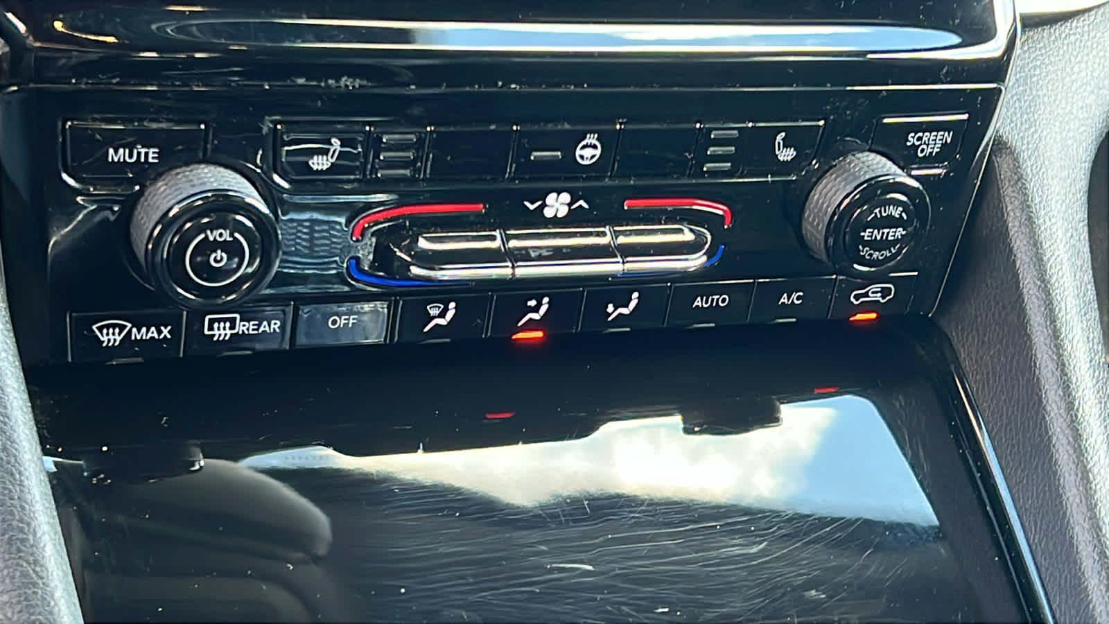 Thumbnail: 2023 Jeep Grand Cherokee - 14