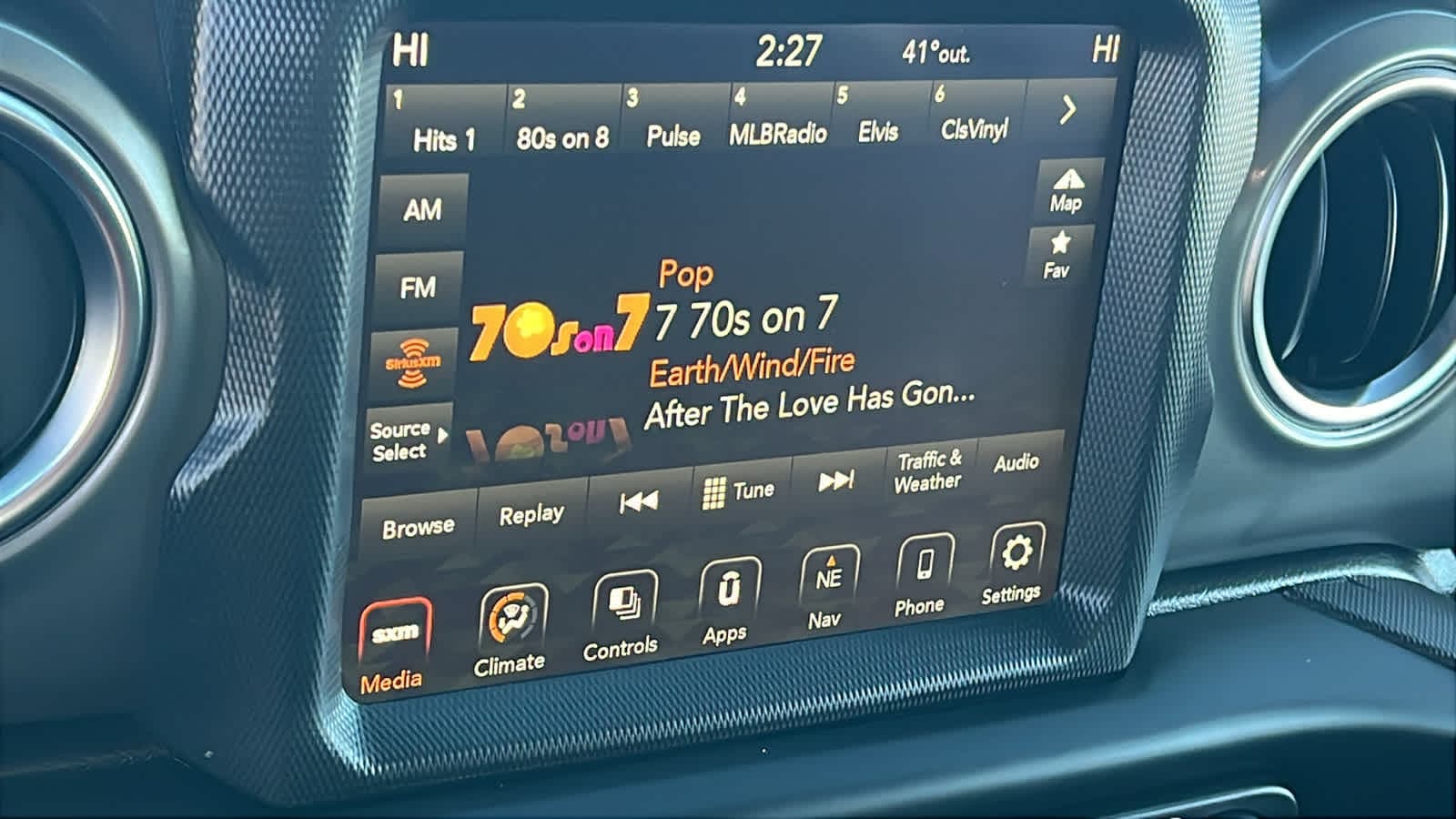 Thumbnail: 2022 Jeep Wrangler - 15