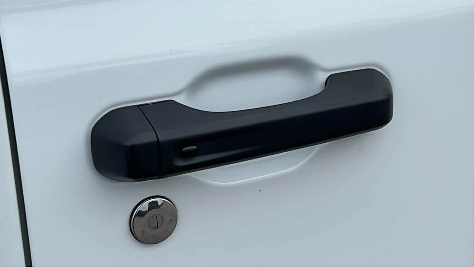 Thumbnail: 2022 Jeep Wrangler - 6