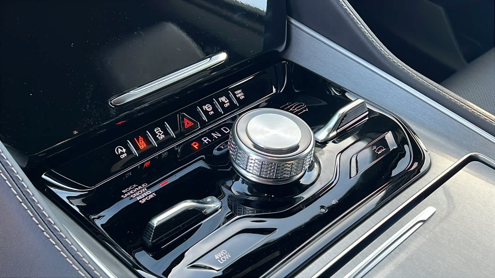 Thumbnail: 2026 Jeep Grand Wagoneer L - 13