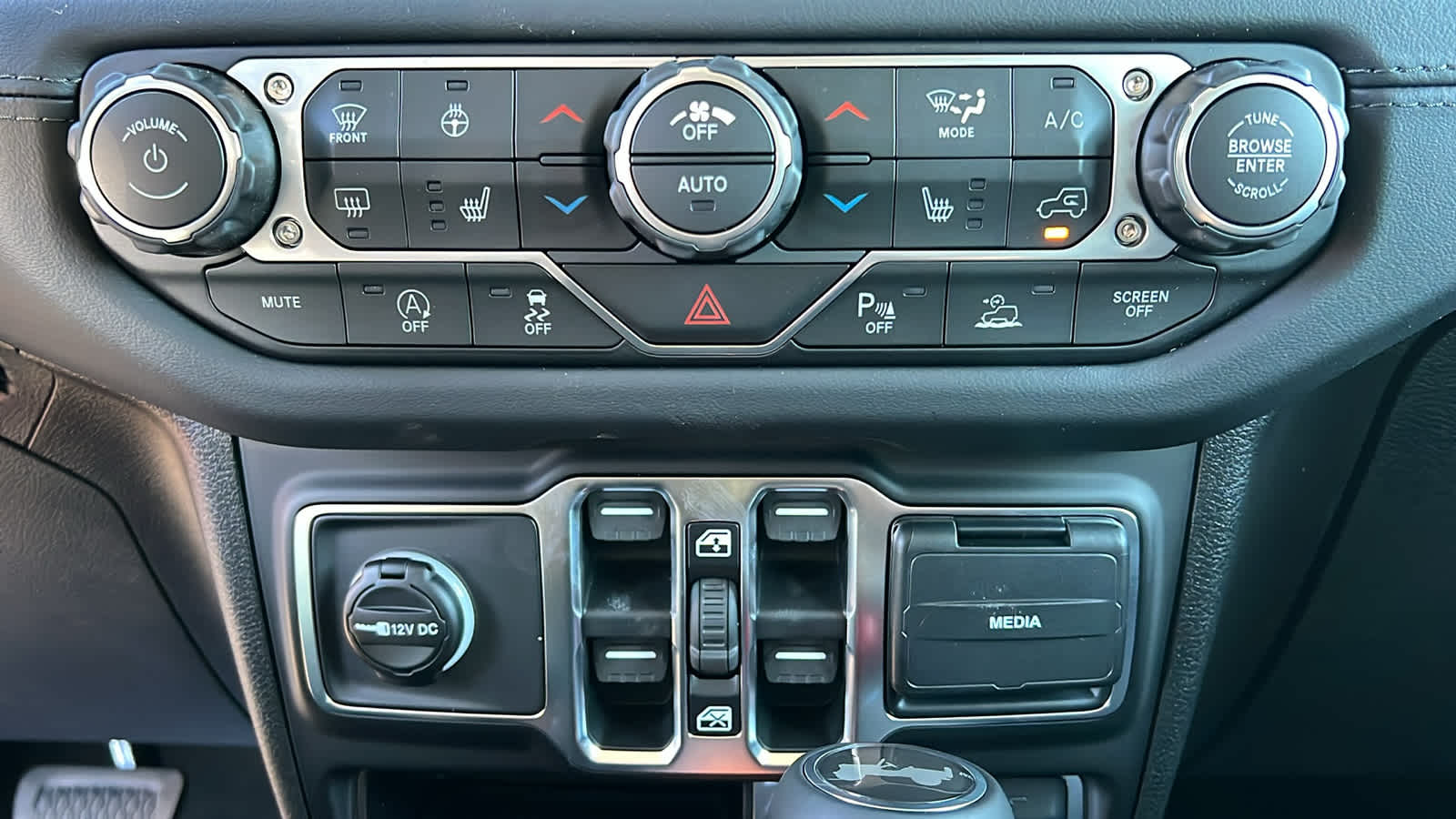 Thumbnail: 2026 Jeep Wrangler - 14