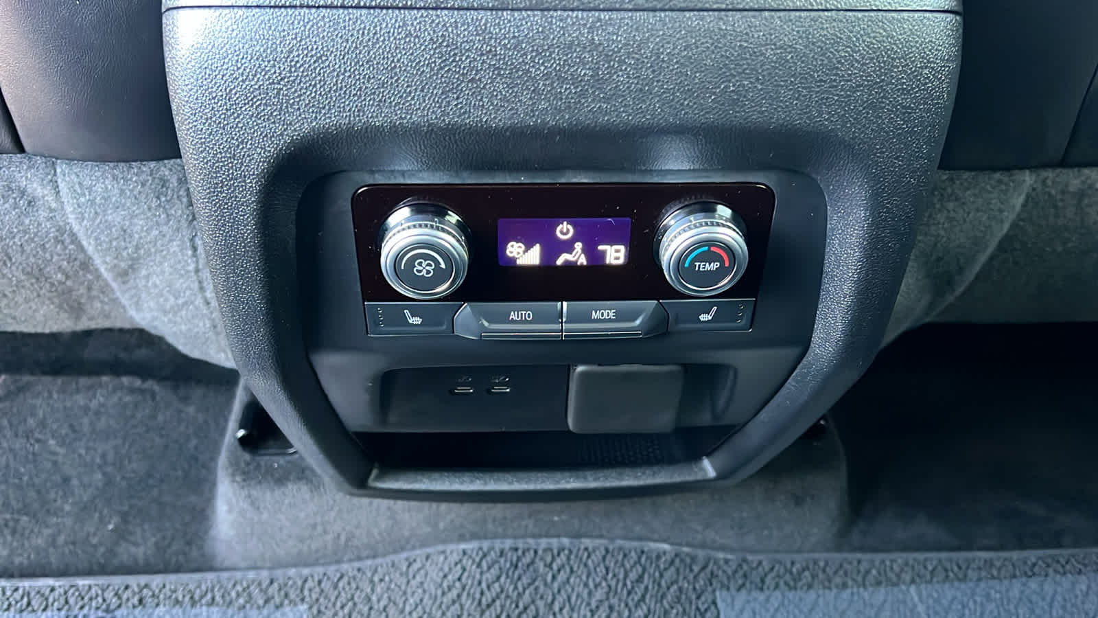 Thumbnail: 2024 GMC Acadia - 25