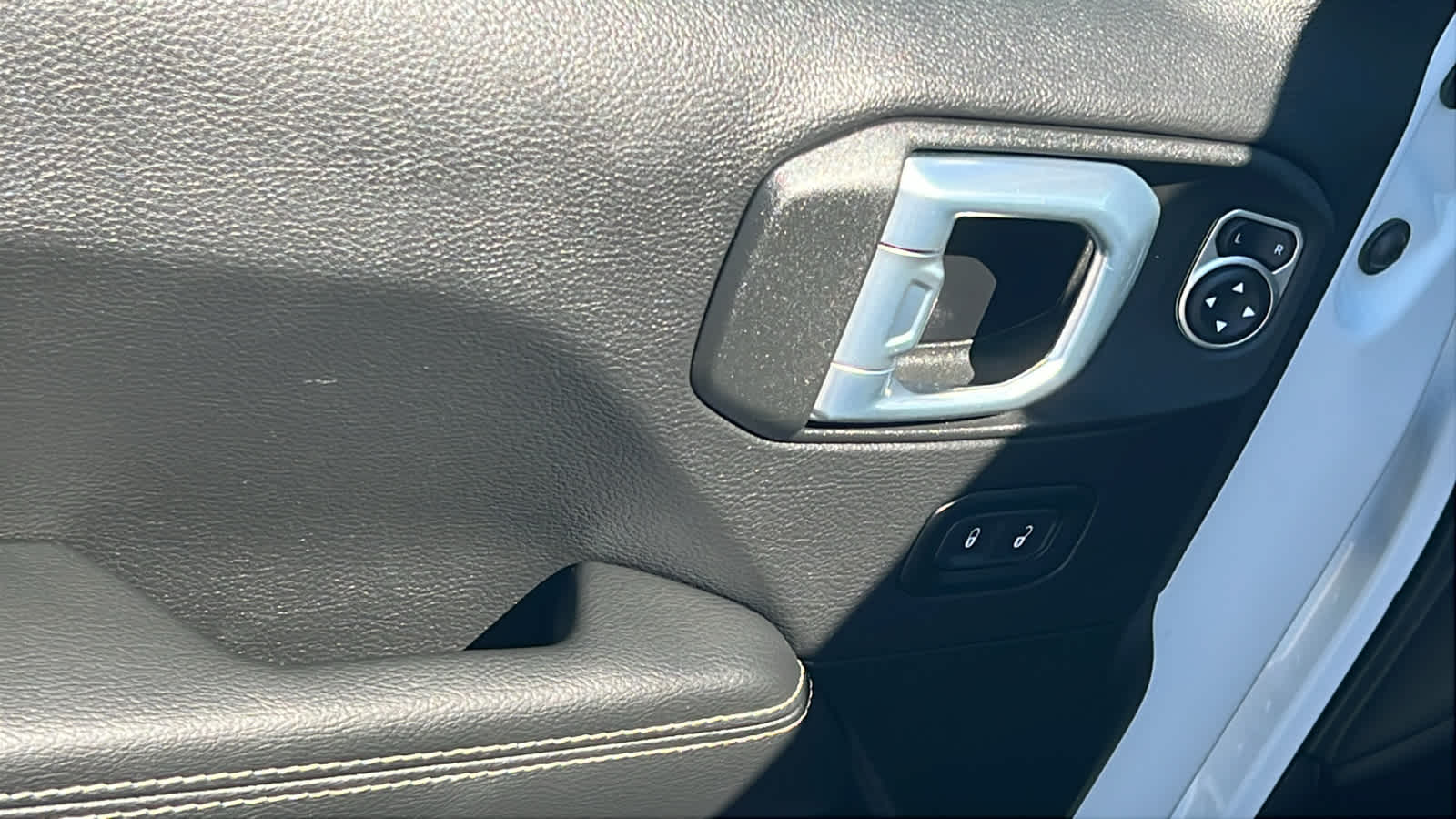 Thumbnail: 2021 Jeep Wrangler - 22