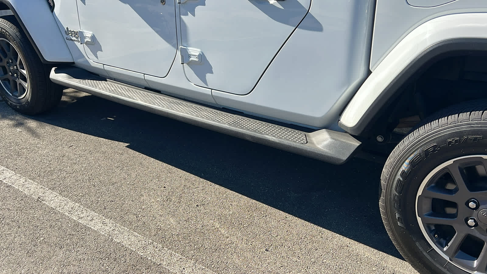 Thumbnail: 2021 Jeep Gladiator - 10