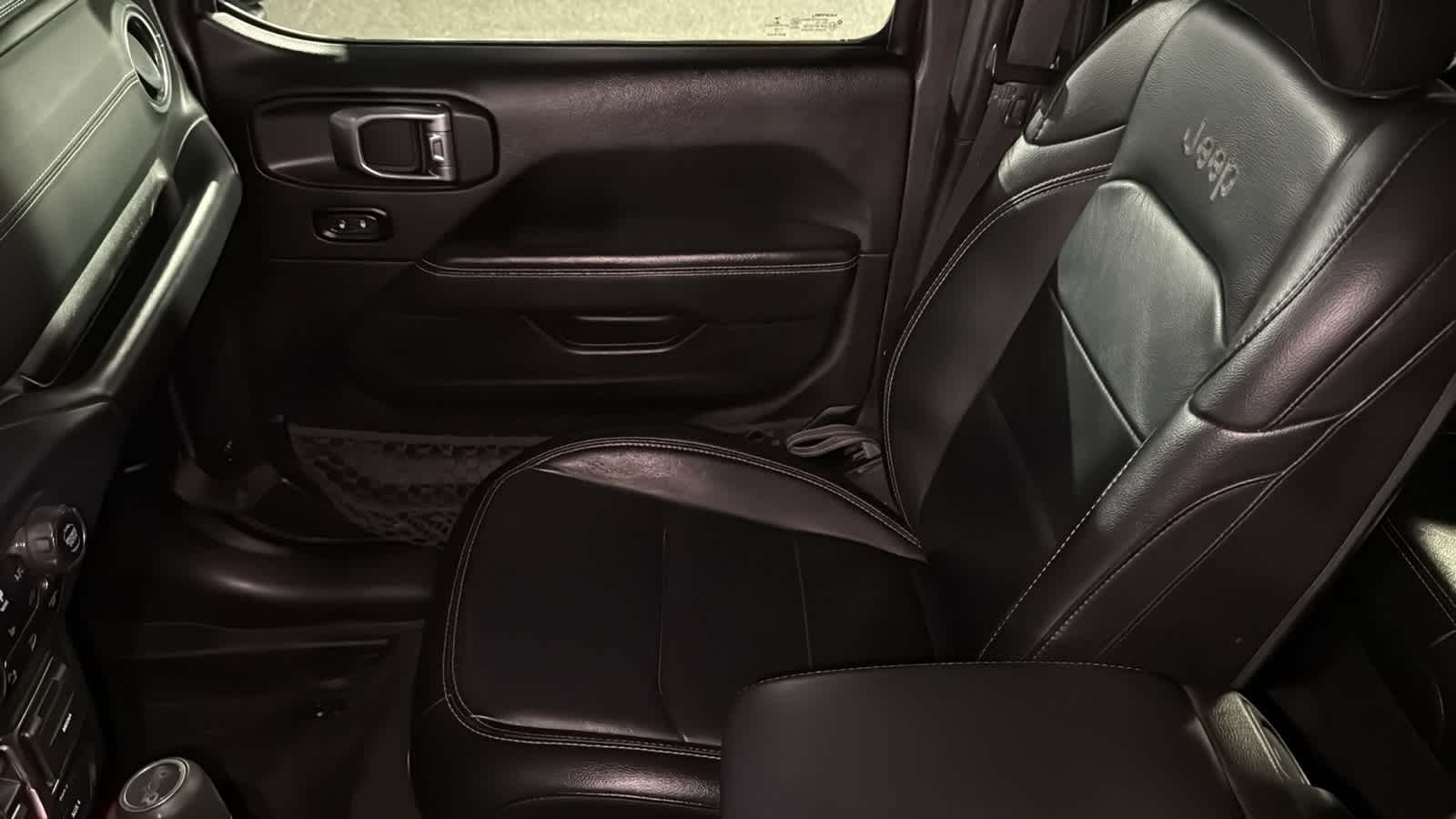 Thumbnail: 2019 Jeep Wrangler - 12