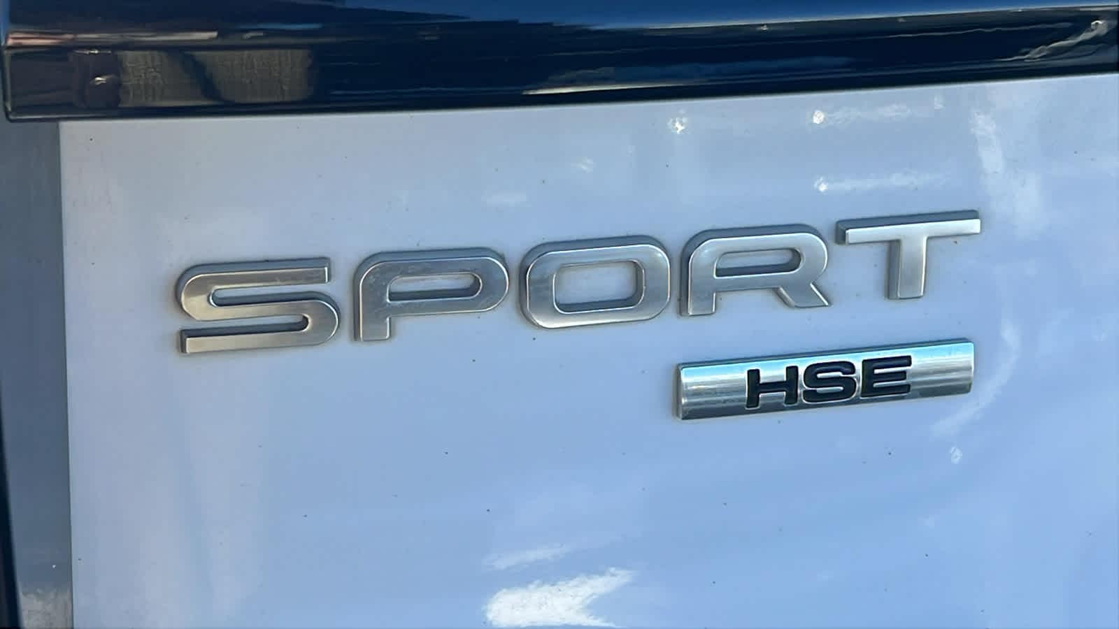 Thumbnail: 2017 Land Rover Discovery Sport - 9