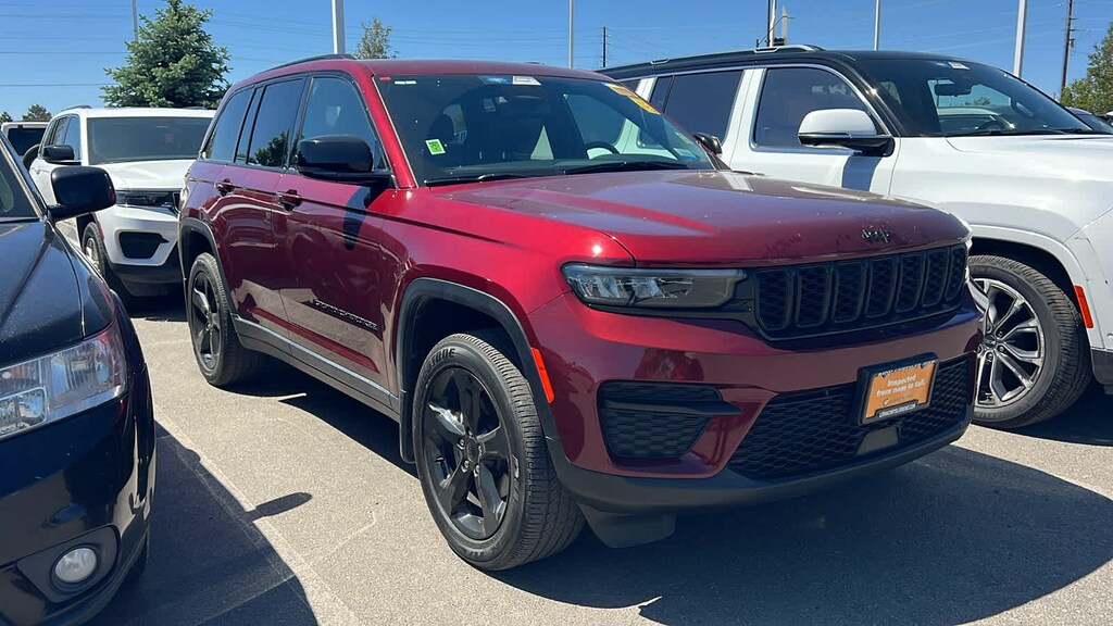 Used 2023 Jeep Grand Cherokee Altitude SUV