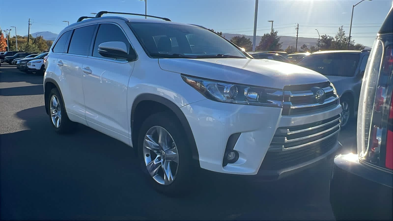 Thumbnail: 2019 Toyota Highlander - 2