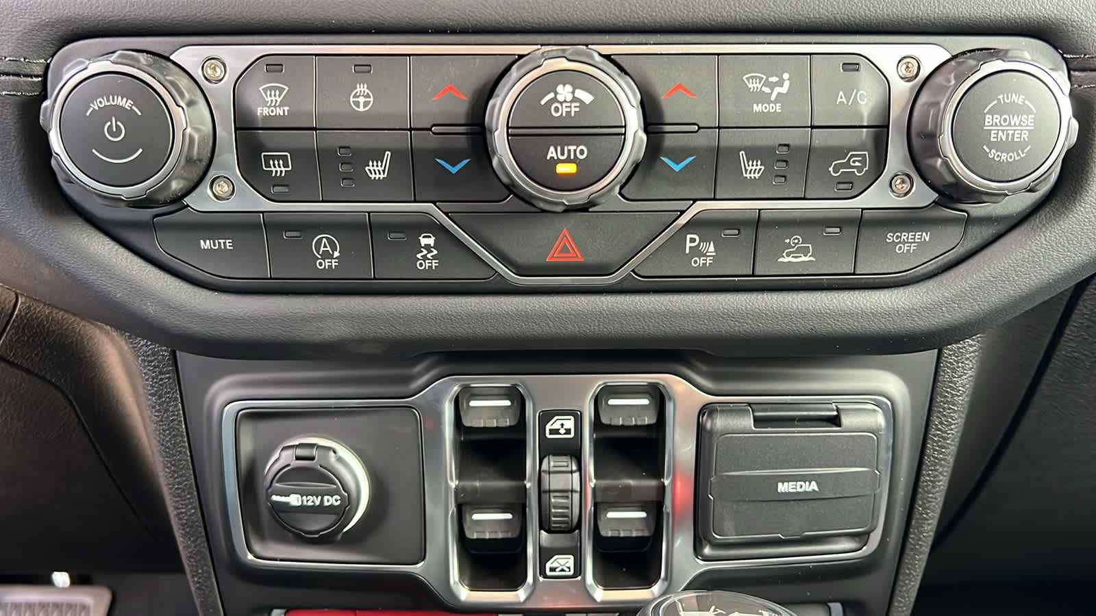 Thumbnail: 2026 Jeep Wrangler - 14