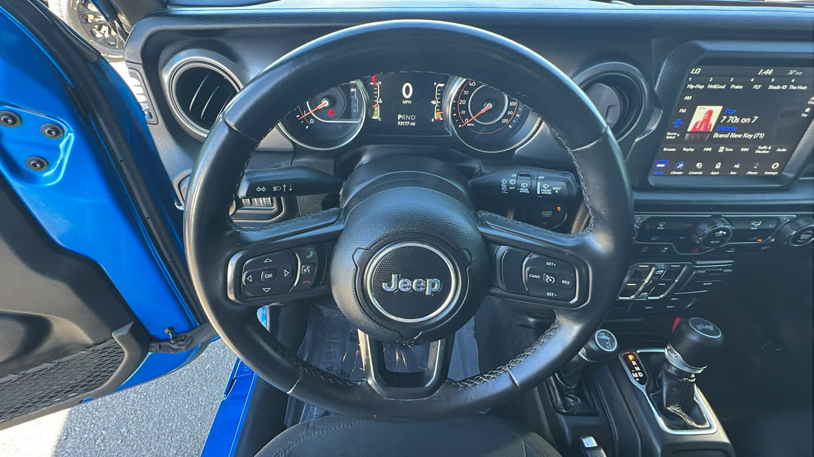 Thumbnail: 2022 Jeep Wrangler - 18