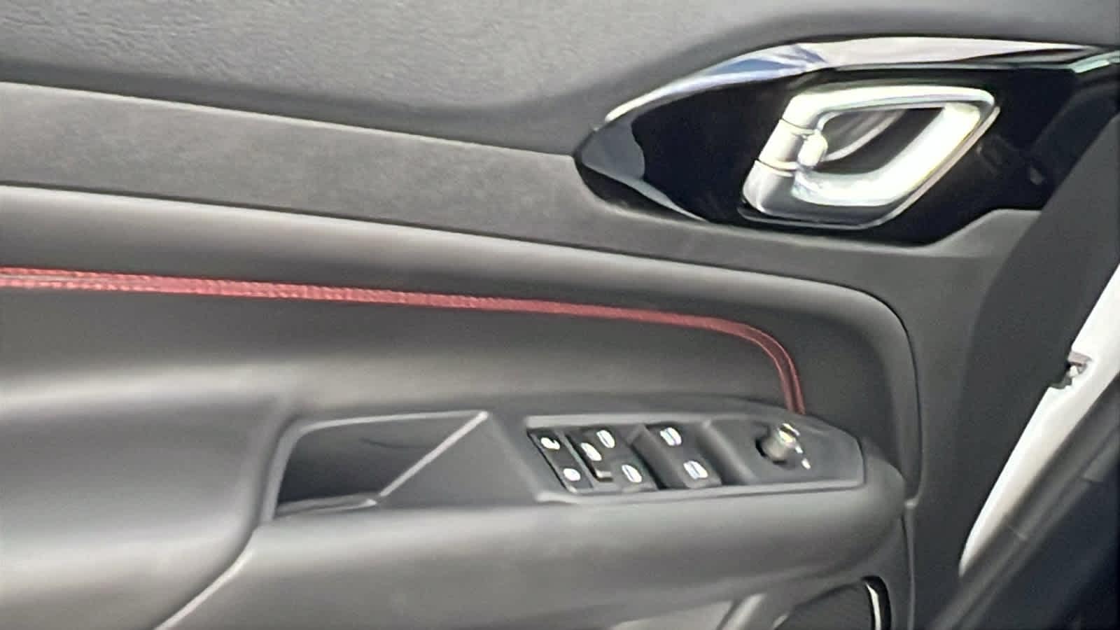 Thumbnail: 2026 Jeep Compass - 22