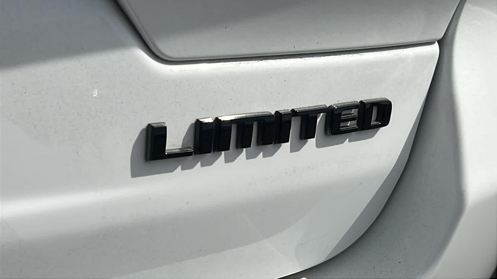 Thumbnail: 2023 Jeep Grand Cherokee - 8